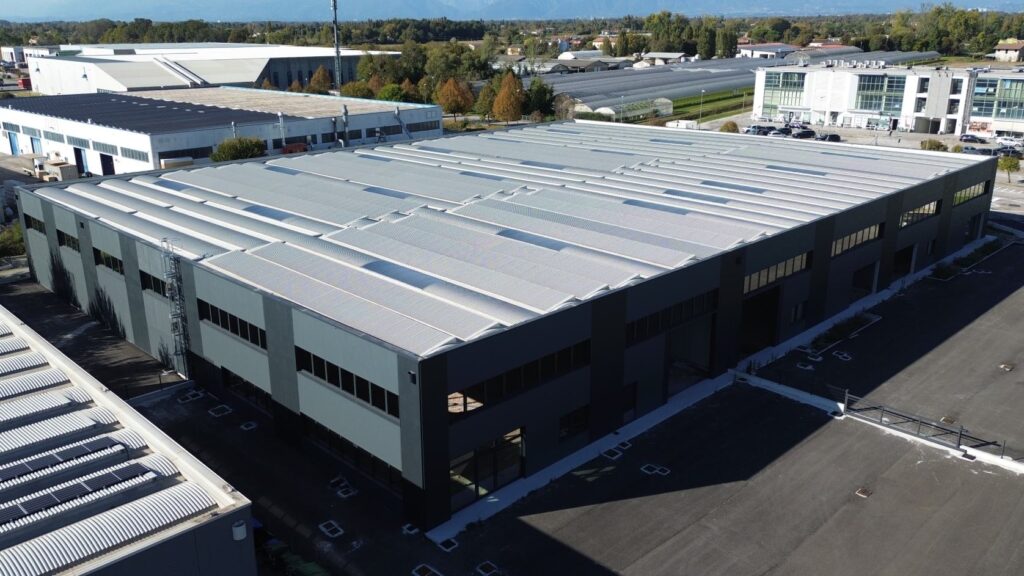 capannone-prefabbricato-commerciale